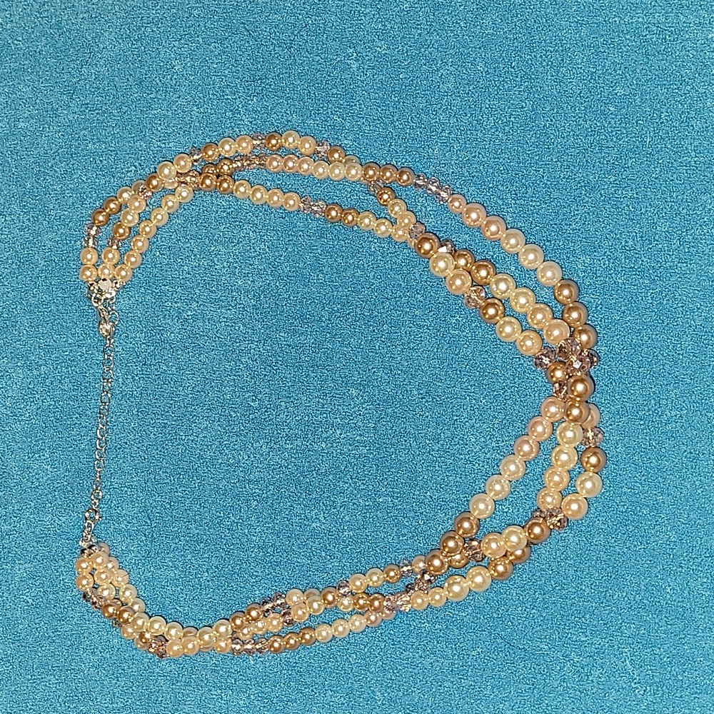 Rose/pearl necklace